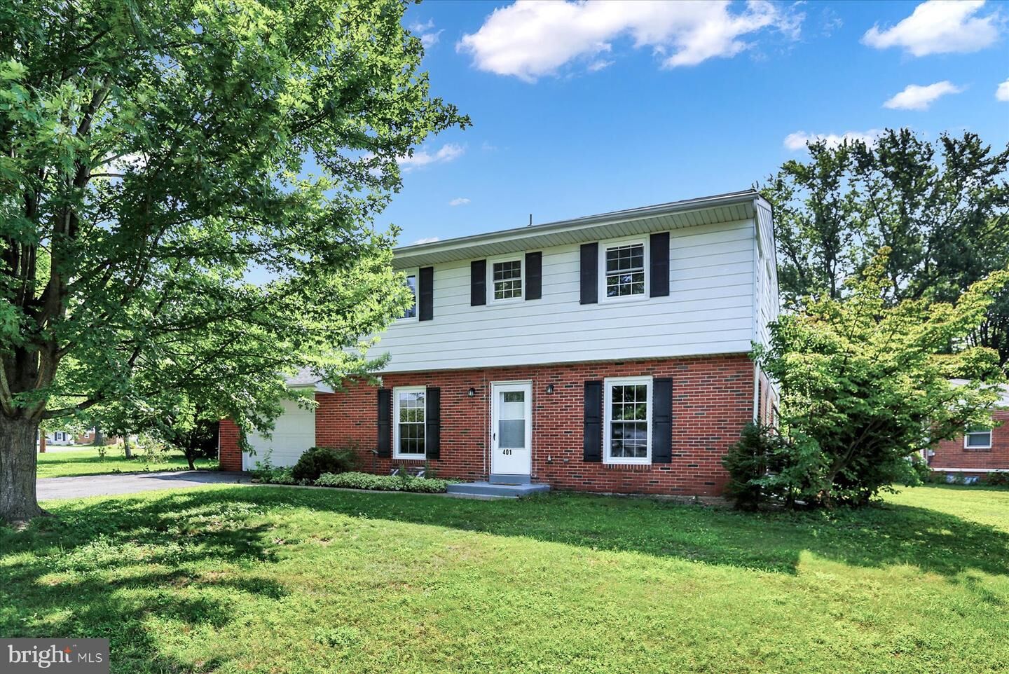 Property Photo: 401 Kent Drive PA 17055