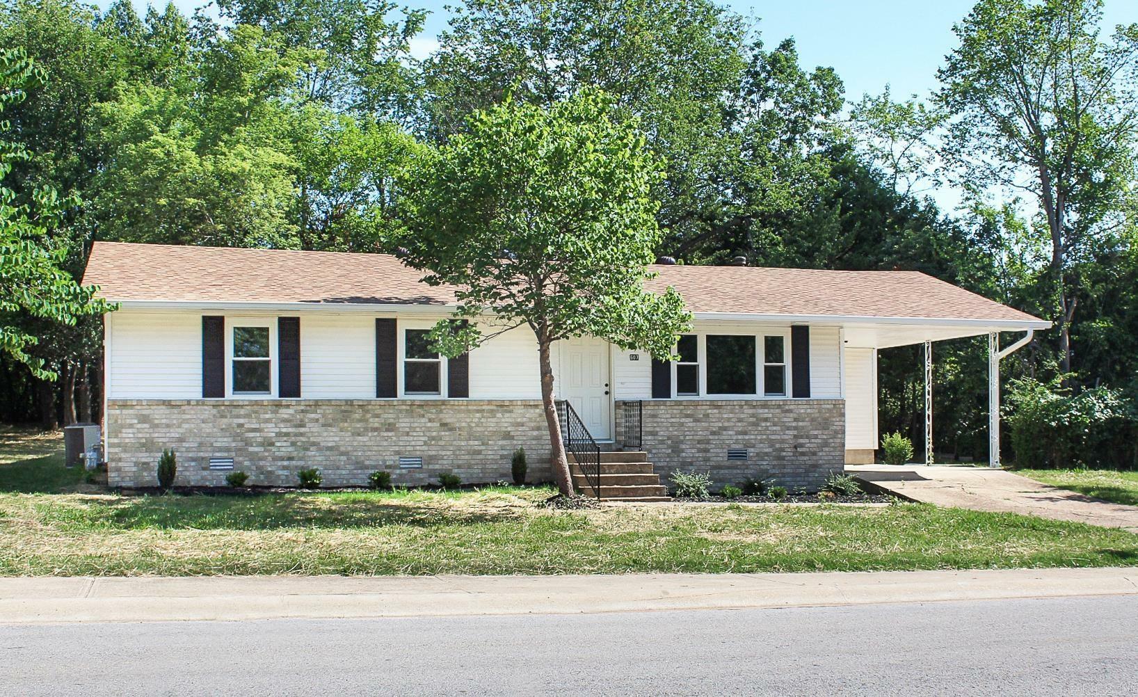 Property Photo: 607 Ridgemont Drive AR 72653