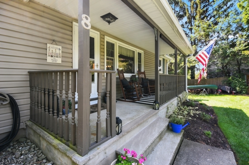 Property Photo:  8 Nasturtium Ave  NJ 07418 