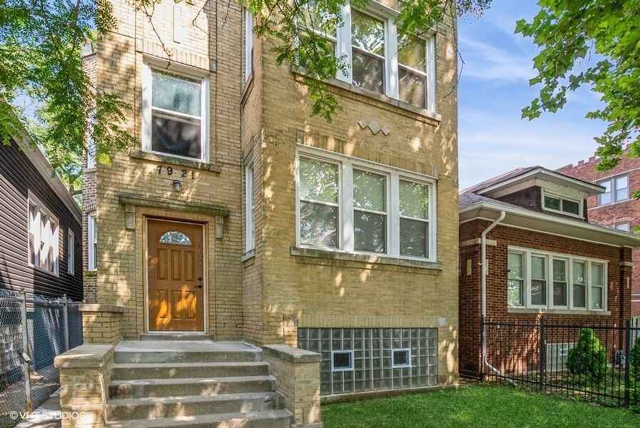 Property Photo:  7921 S Marquette Avenue 1  IL 60617 