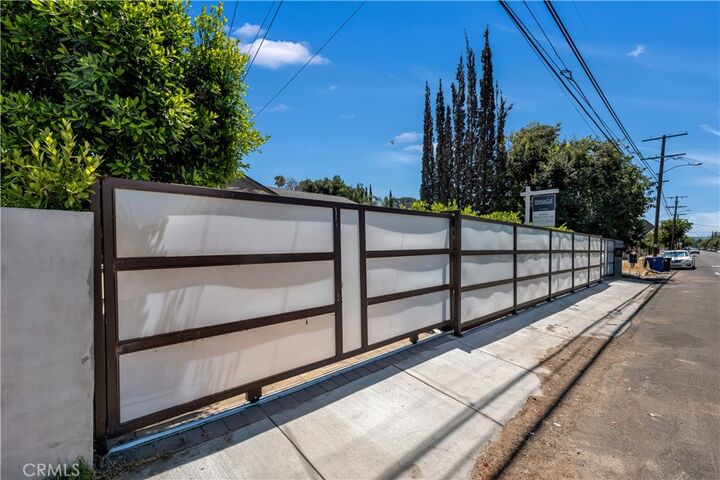 Property Photo: 7048 Bellaire Avenue CA 91605
