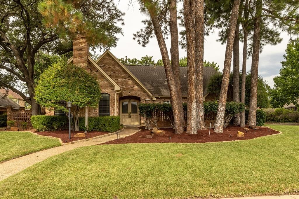 Property Photo: 3609 Brookside Drive TX 76021