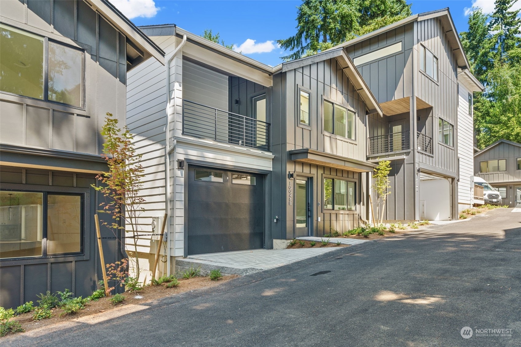 Property Photo:  10048 Ravenna Avenue NE B  WA 98125 