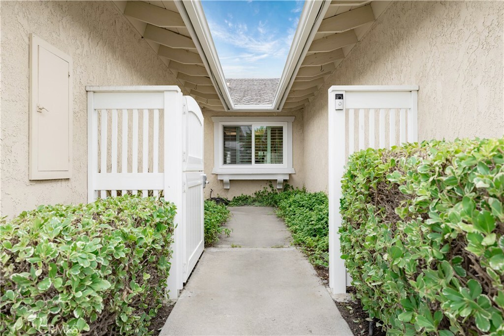 Property Photo: 3255 Paseo Gallita CA 92672