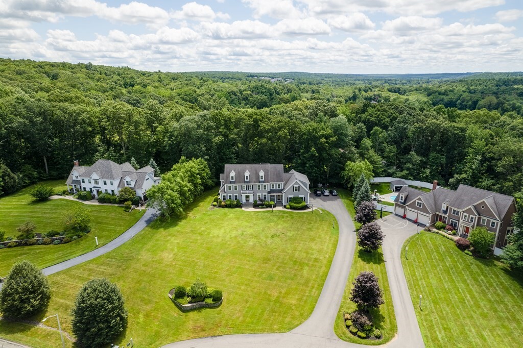 Property Photo: 21 Robin Dr MA 01536