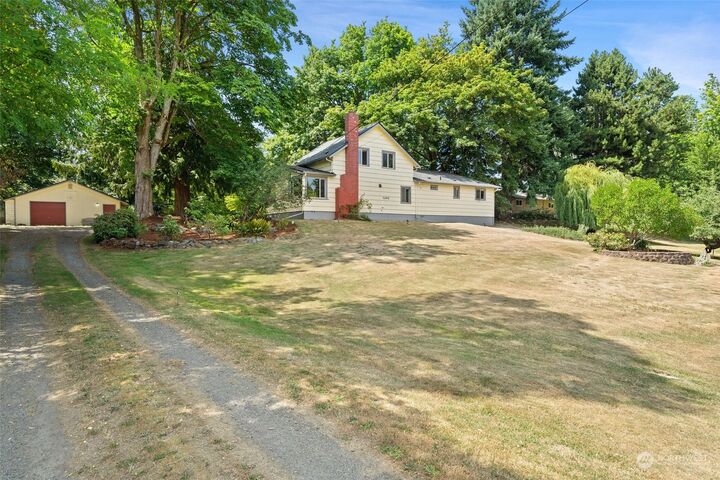 Property Photo:  1242 Lidstrom Road E  WA 98366 