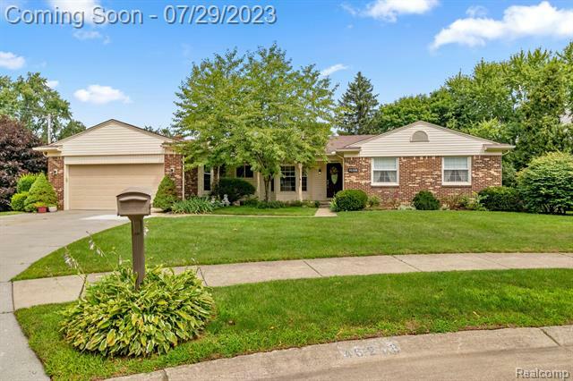 Property Photo:  46208 Green Valley Court  MI 48170 