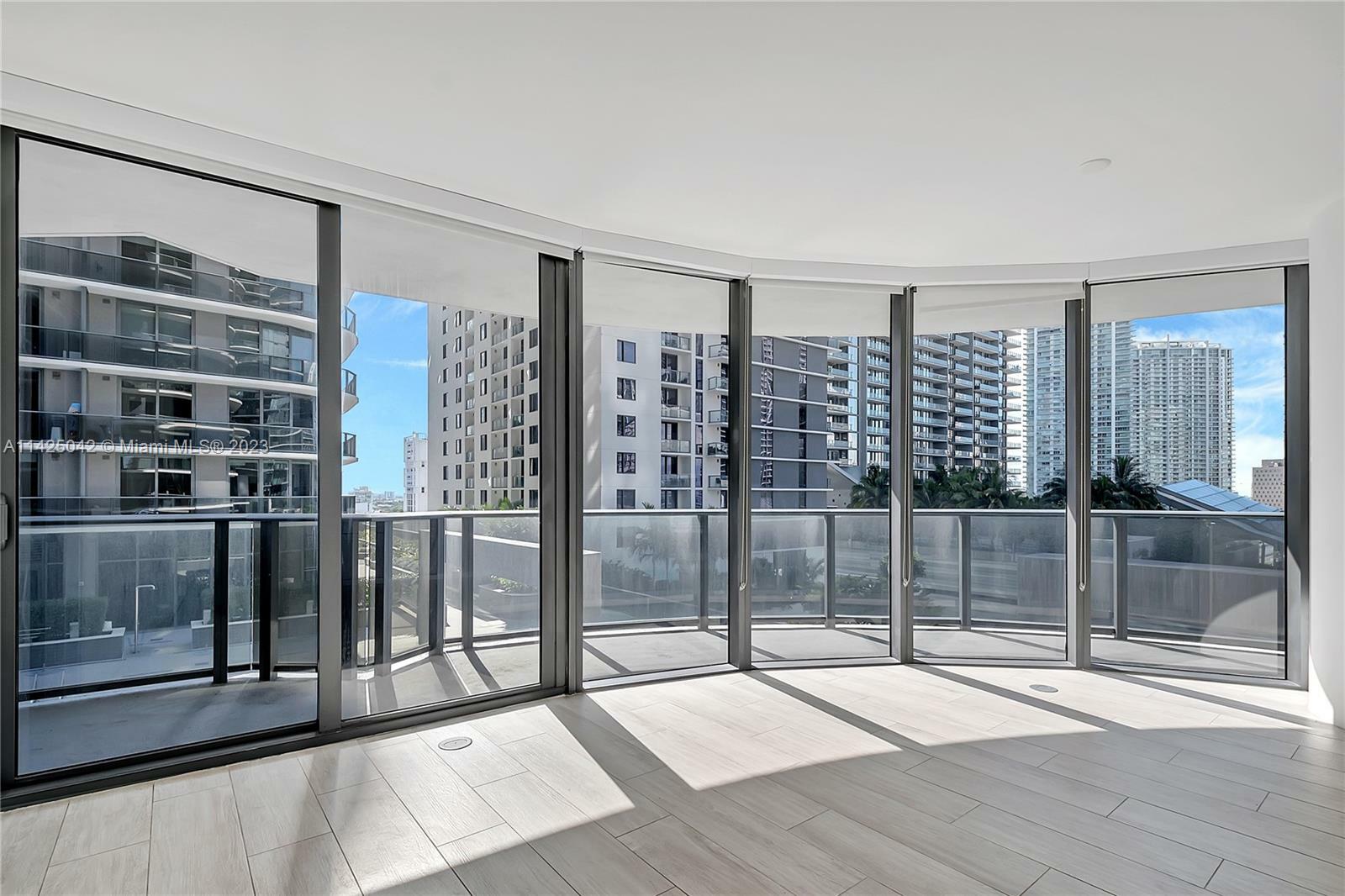 45 SW 9th St 1008  Miami FL 33130 photo
