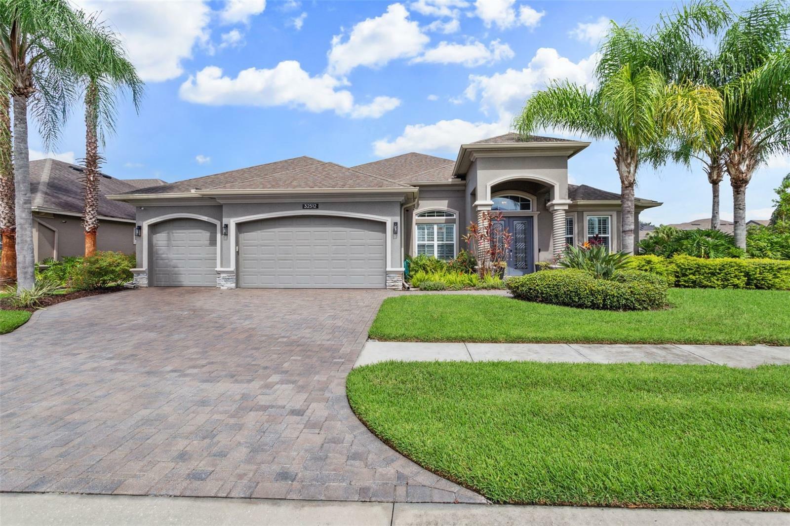 Property Photo:  32512 Silvercreek Way  FL 33545 