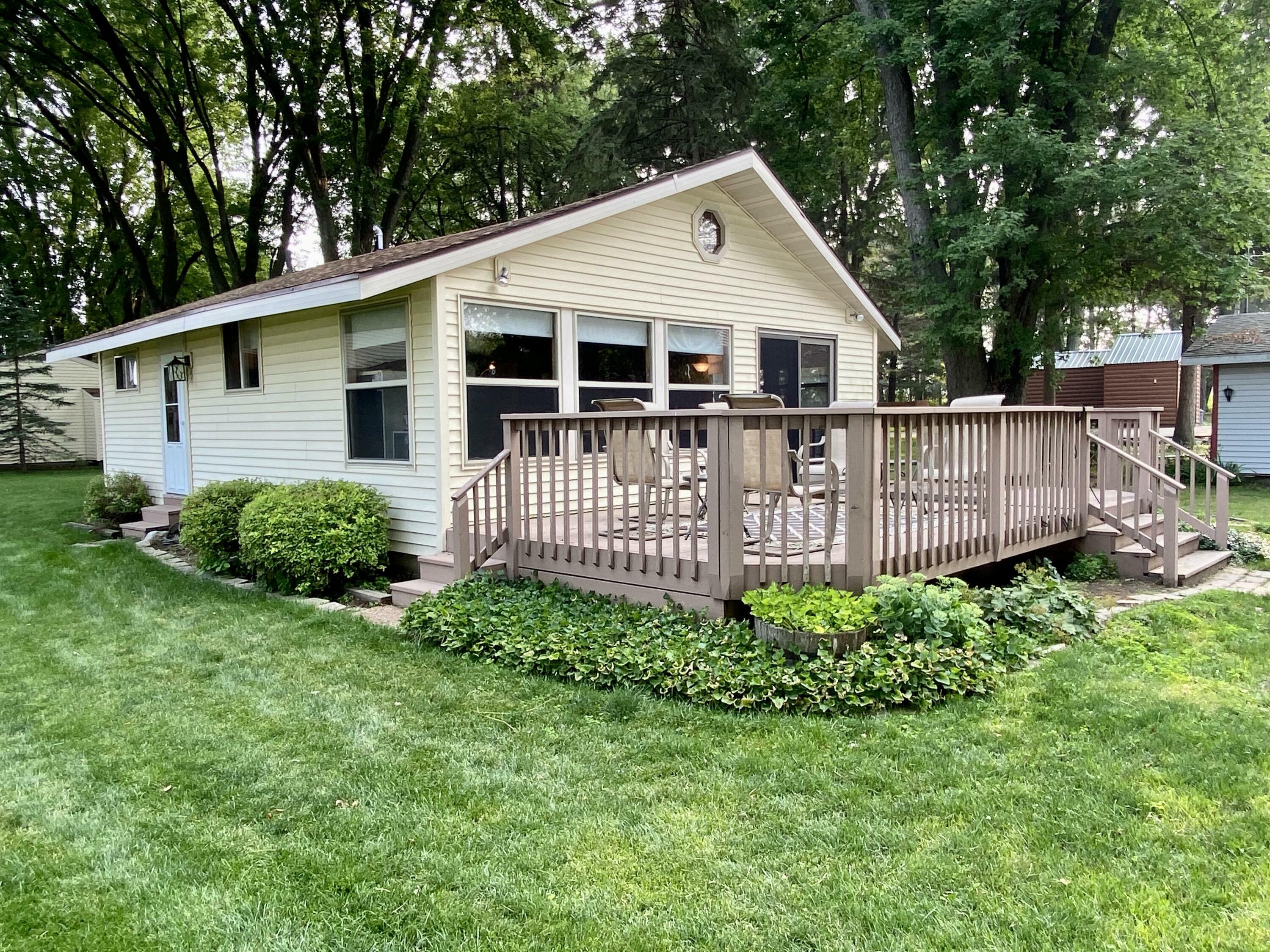 Property Photo: W10422 Sunny Point Rd WI 53916