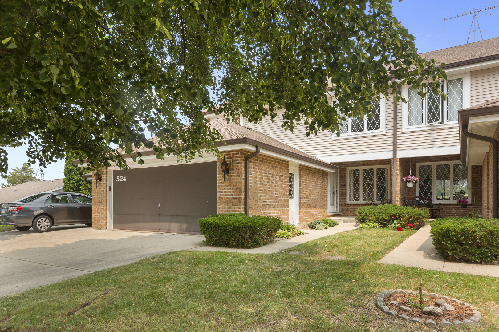 Property Photo: 524 Thornwood Drive 2 IL 60050