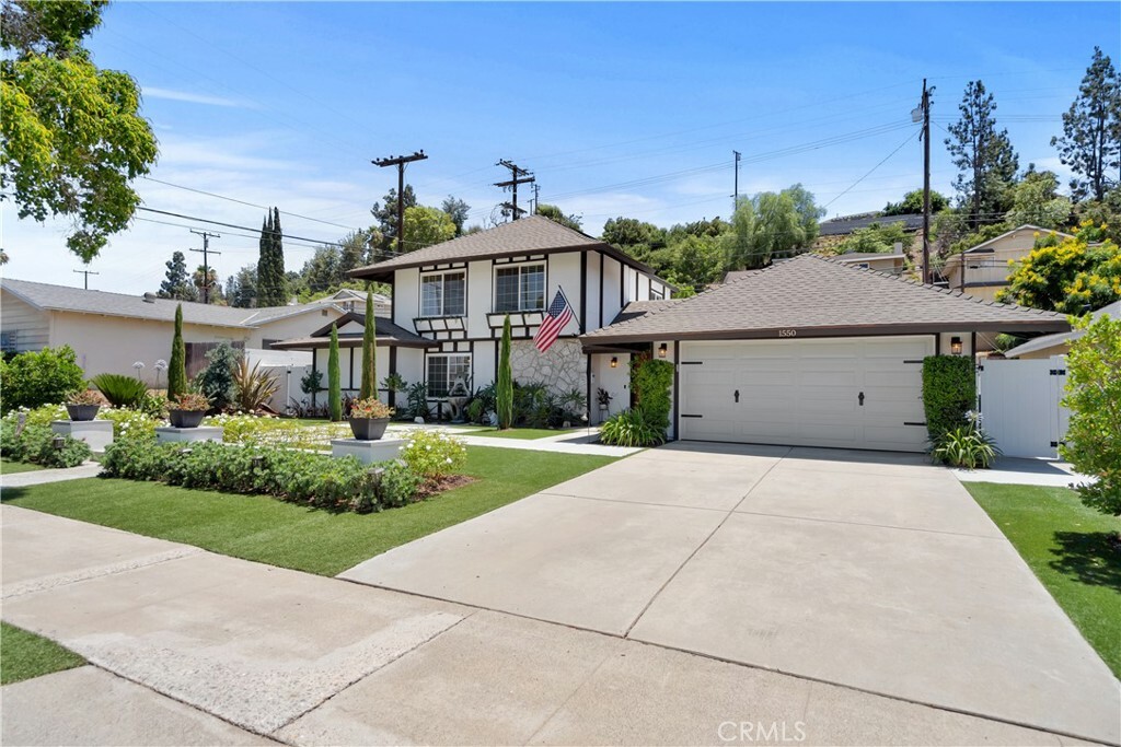 Property Photo:  1550 E Baldwin Avenue  CA 92865 