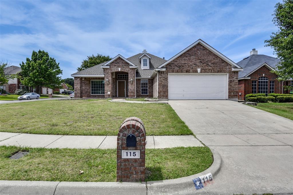 Property Photo: 115 Fort Edward Drive TX 76002