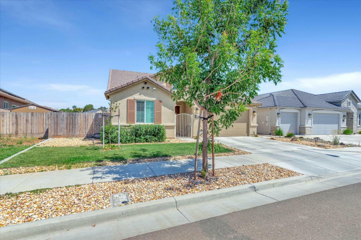 1820 Felsite Street  Los Banos CA 93635 photo