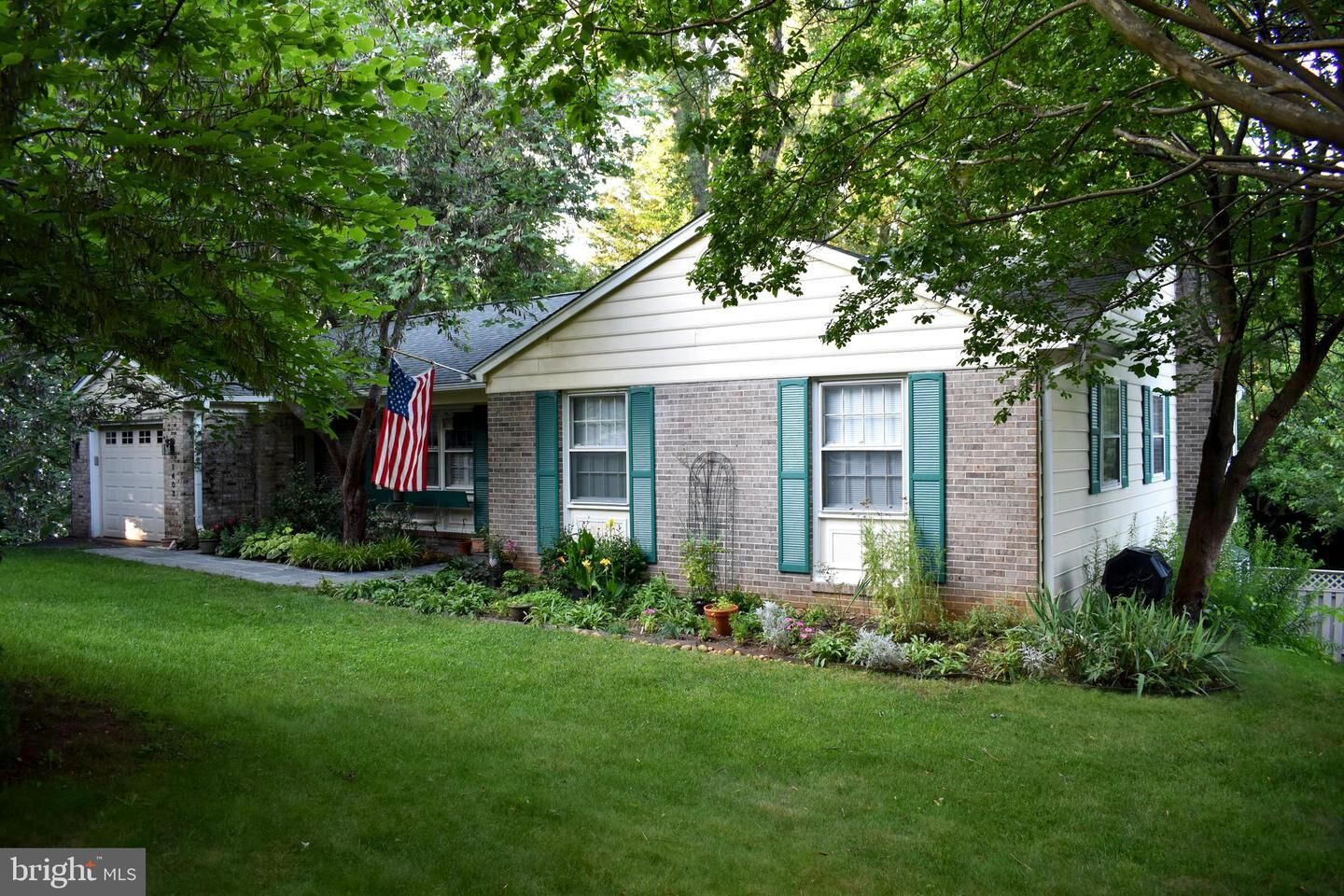 Property Photo:  2402 Popkins Lane  VA 22306 