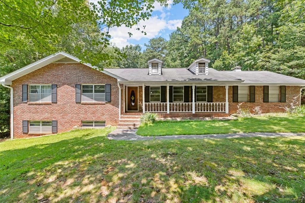 Property Photo: 265 Forest Way GA 30043