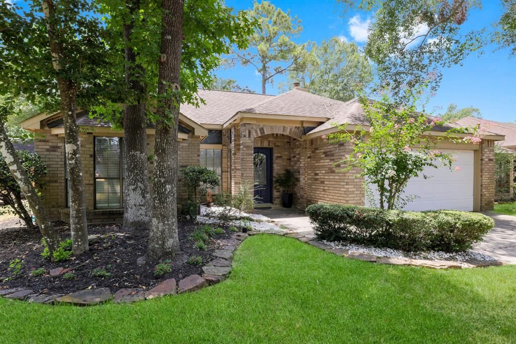 Property Photo: 21 Dover Drive TX 77304