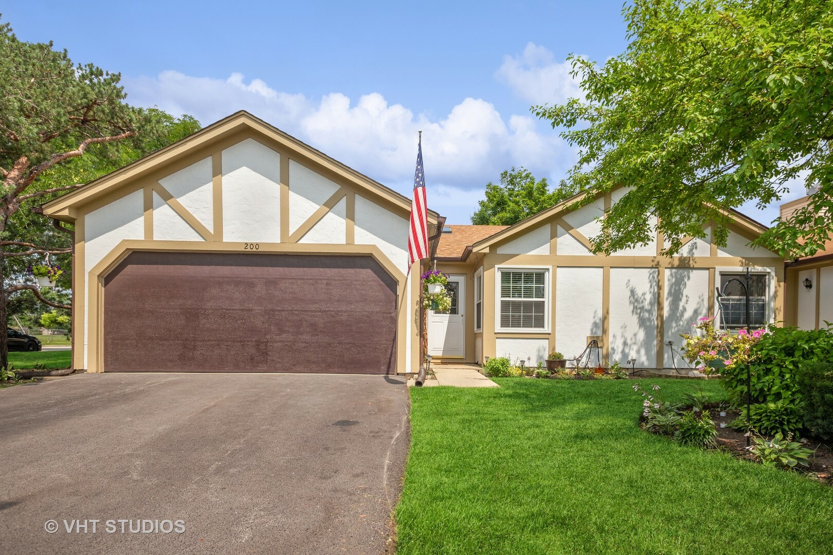 Property Photo:  200 Whitewood Drive 200  IL 60107 