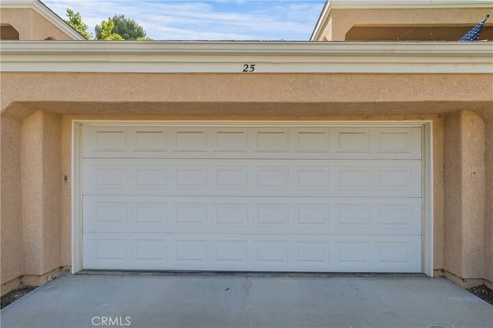 Property Photo:  24021 Arroyo Park Drive 25  CA 91355 