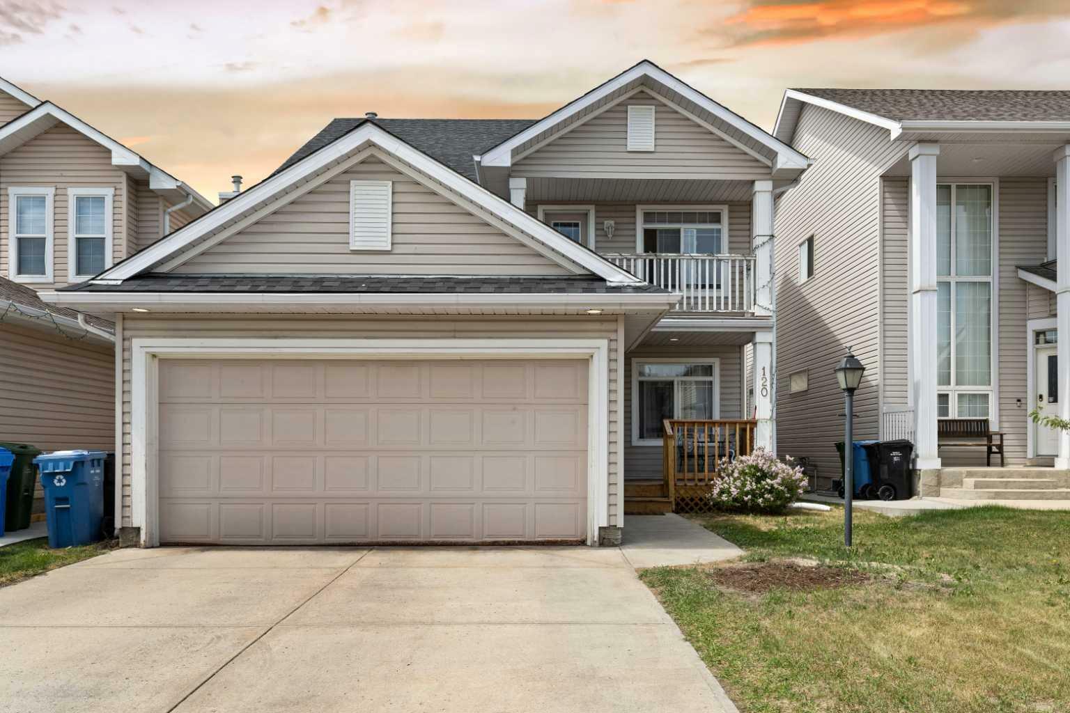 Property Photo: 120 Coral Reef Close NE AB T3J 3Y6