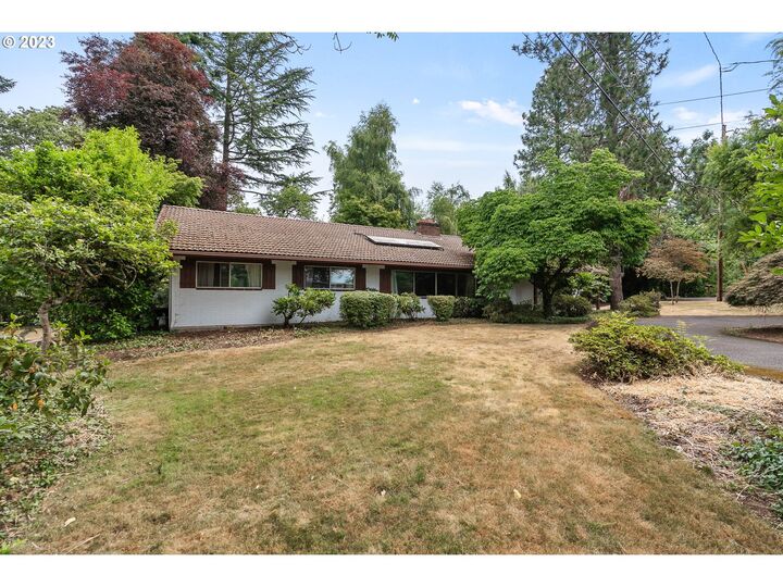 2411 Glen Eagles Rd  Lake Oswego OR 97034 photo