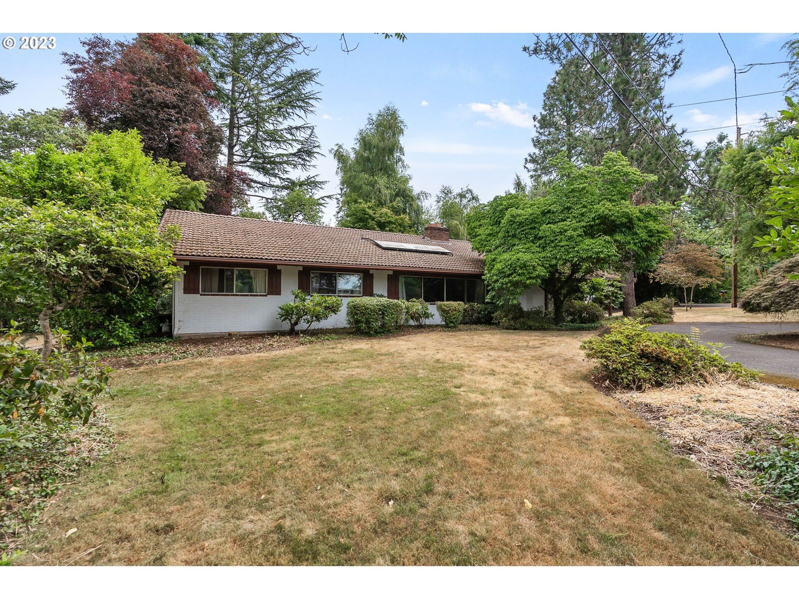 Property Photo:  2411 Glen Eagles Rd  OR 97034 