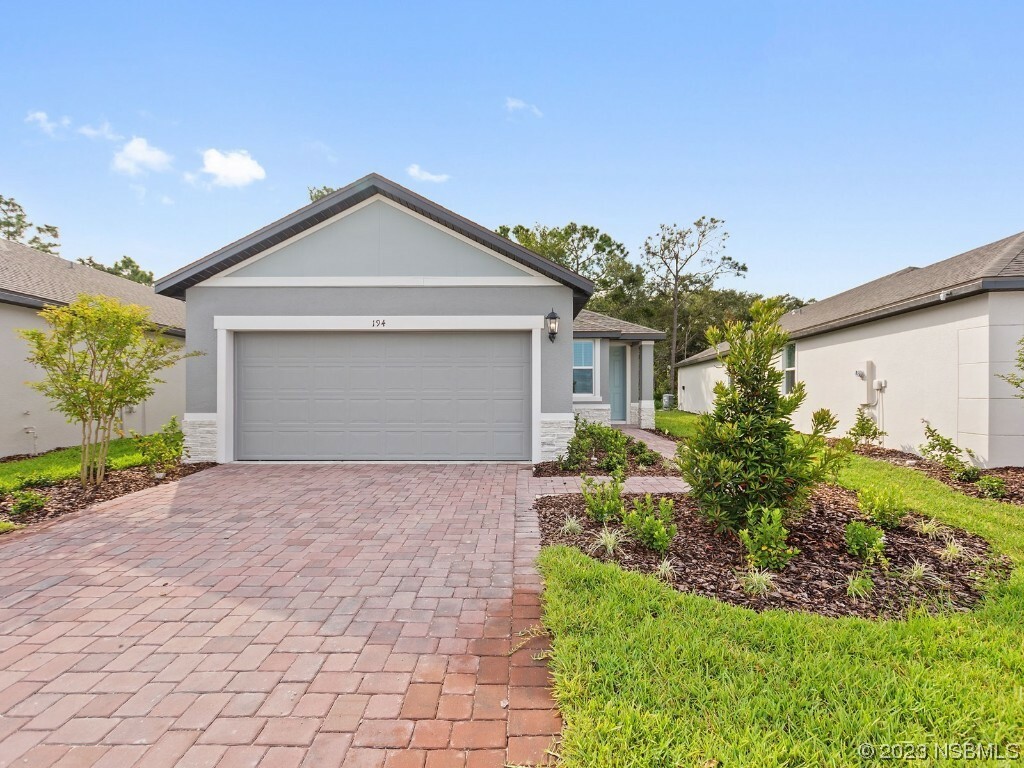 Property Photo:  194 Pitching Wedge Drive  FL 32124 