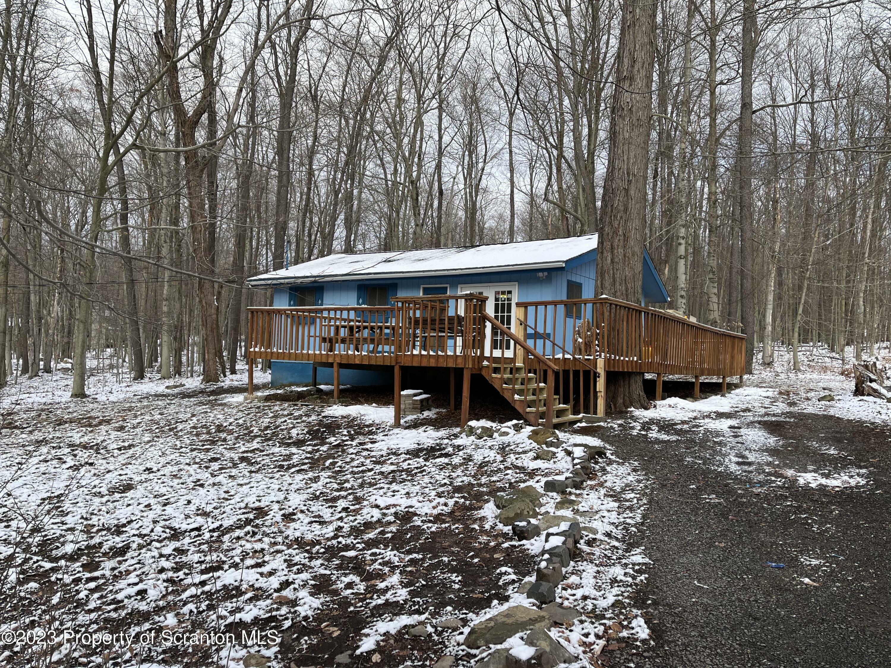 Property Photo:  37 N Lehigh River Drive  PA 18424 