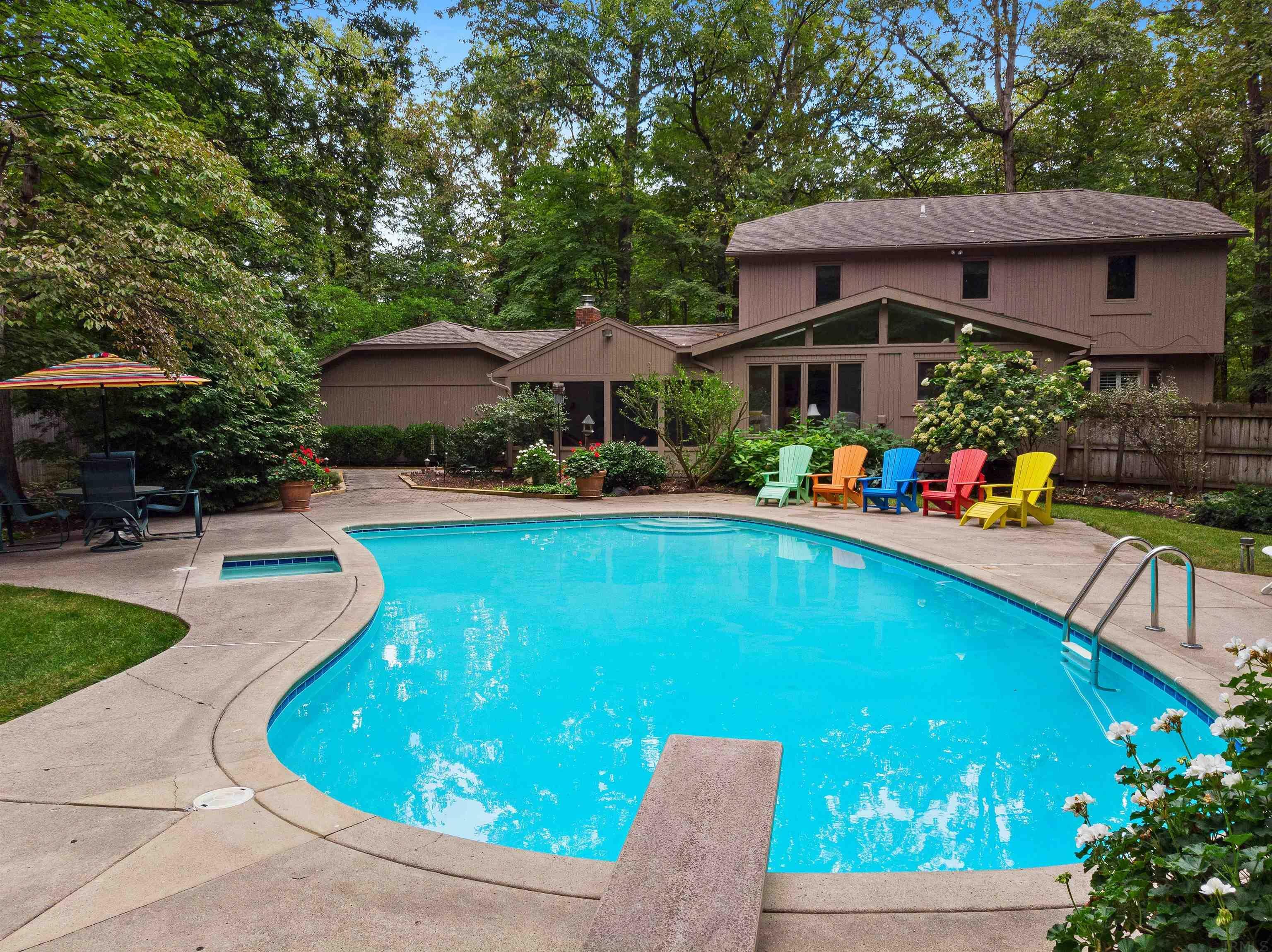 Property Photo: 10835 Oaktree Road IN 46845
