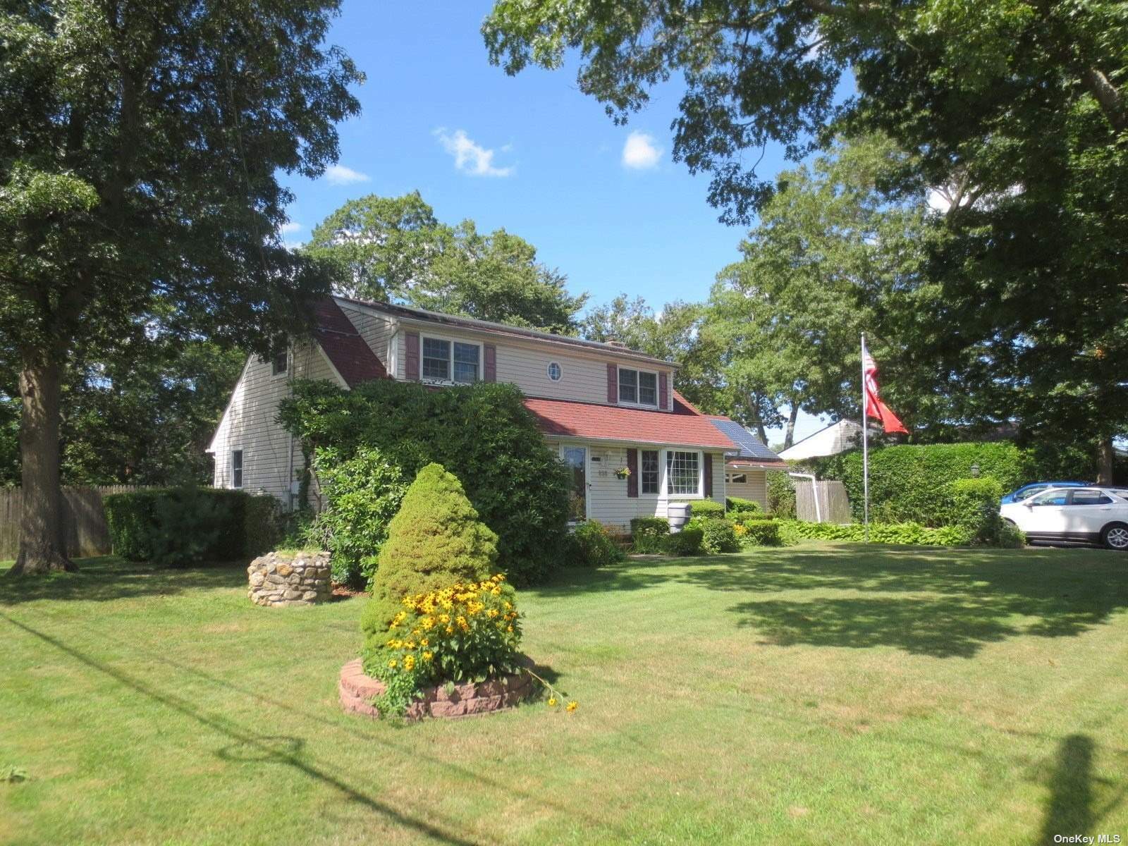 233 Oakland Avenue  Deer Park NY 11729 photo