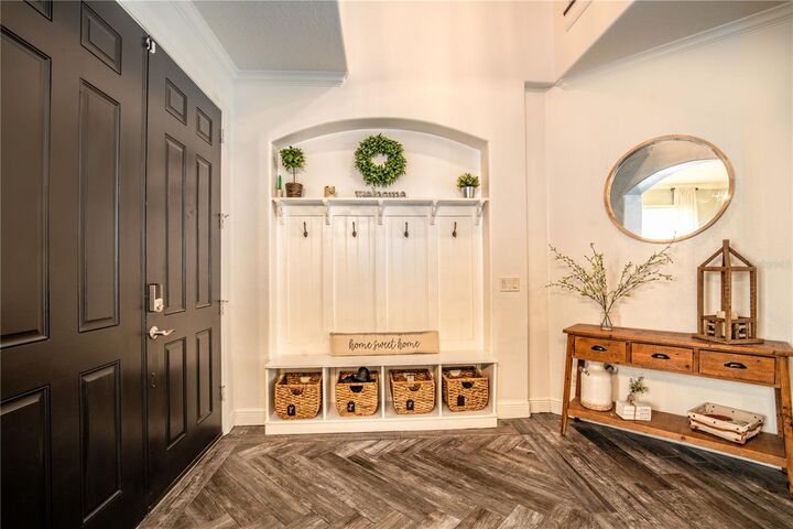 Property Photo: 125 E Blue Water Edge Drive FL 32736