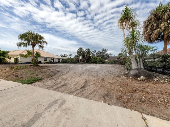 Property Photo:  565 Park Estates Square  FL 34293 