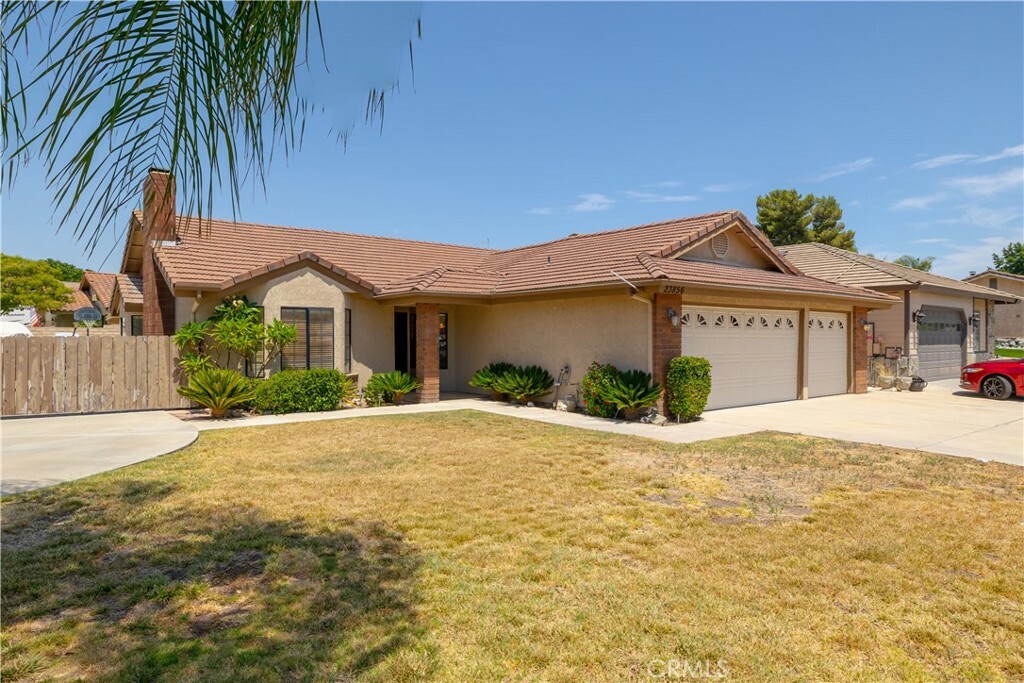 Property Photo:  23856 Canyon Lake Drive N  CA 92587 