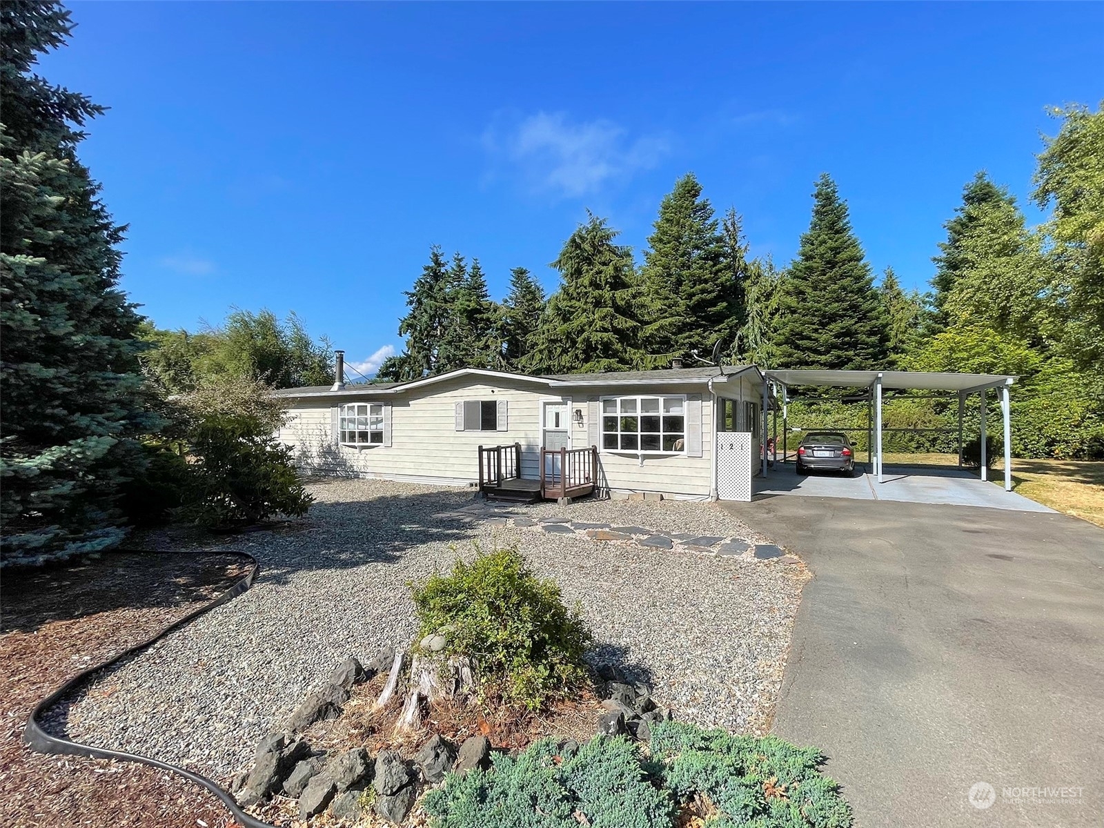 Property Photo:  121 Ivy Lane  WA 98382 