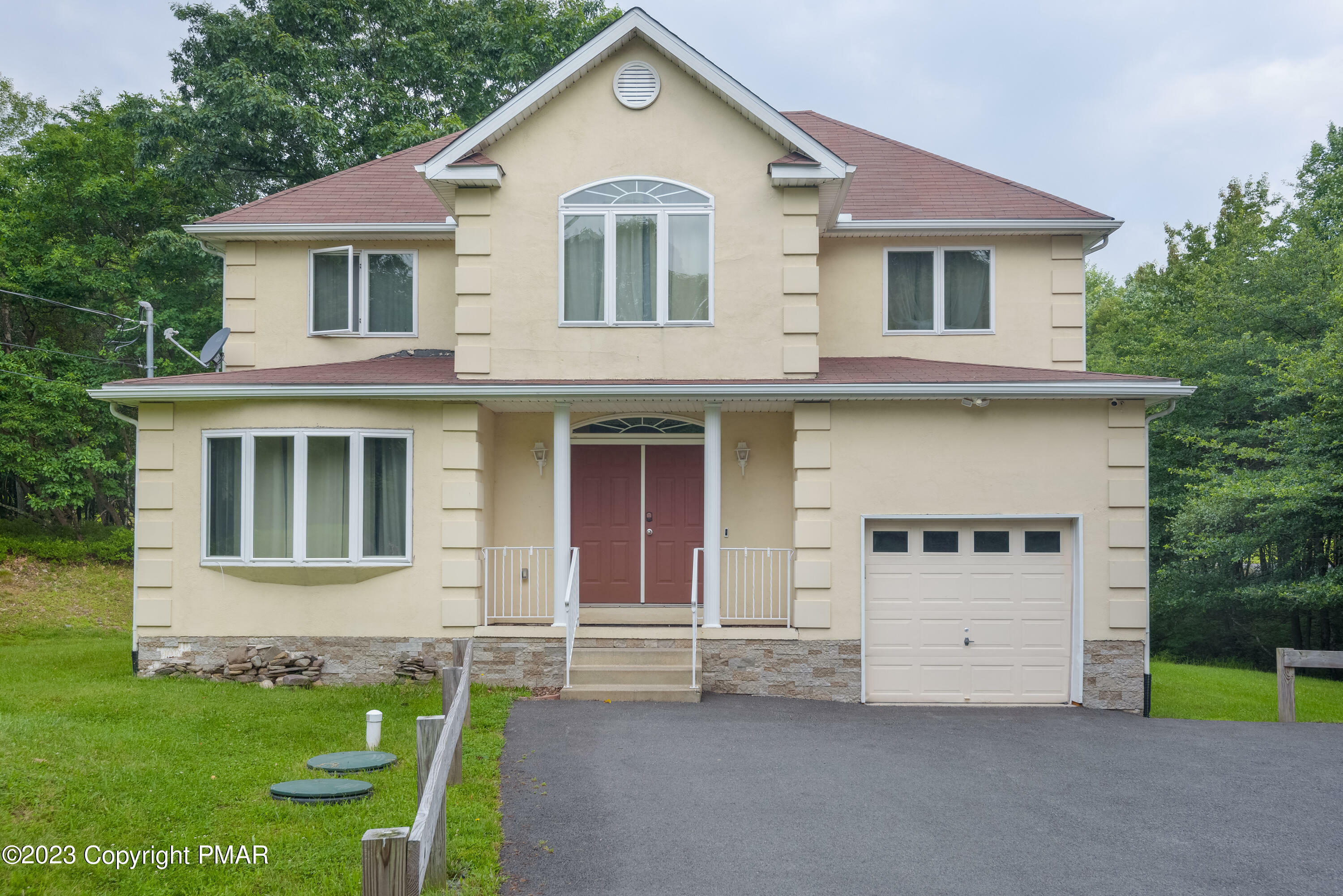 Property Photo:  795 Clearview Drive  PA 18334 