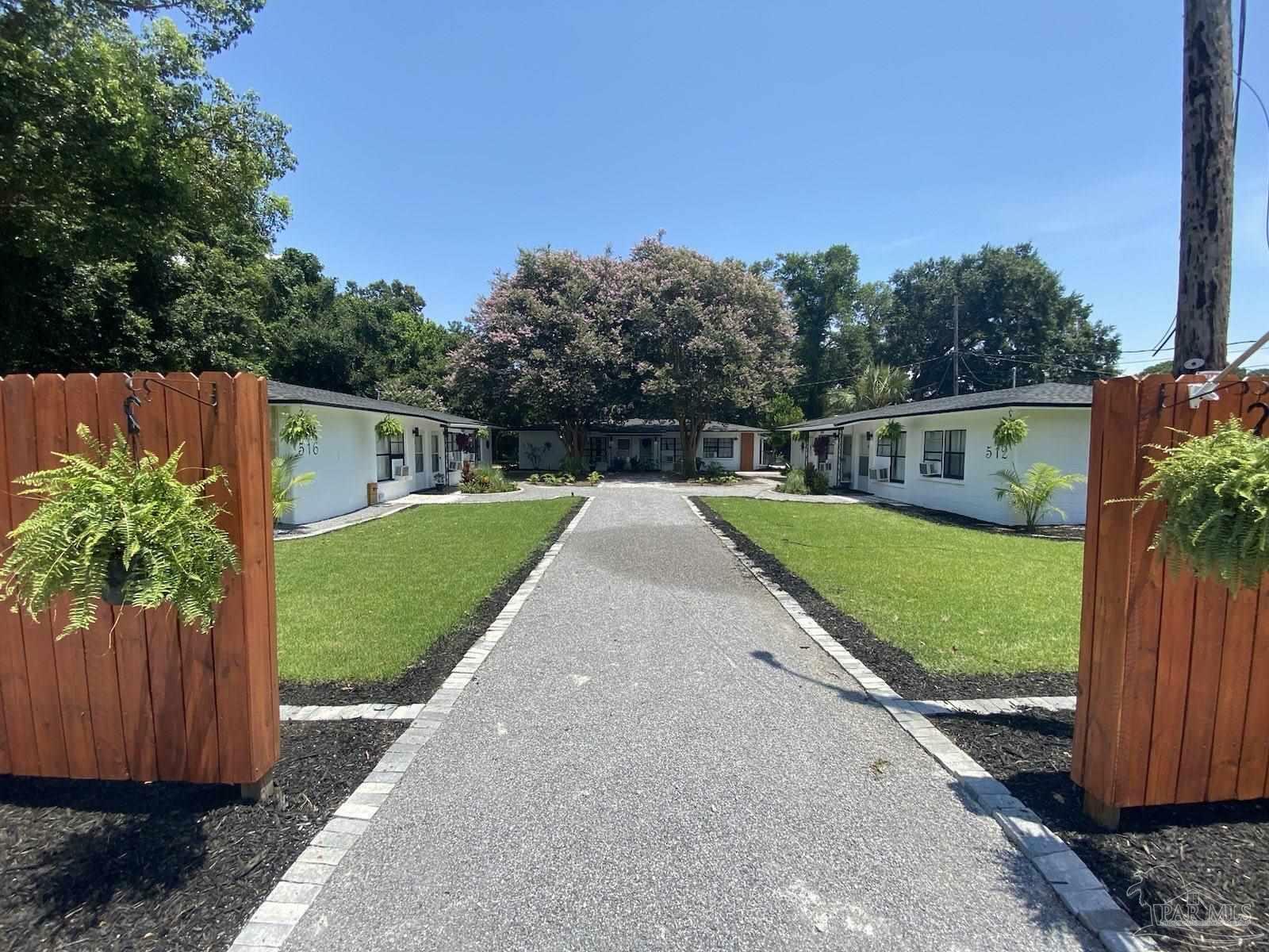 Property Photo: 512 Paulding Ave FL 32507