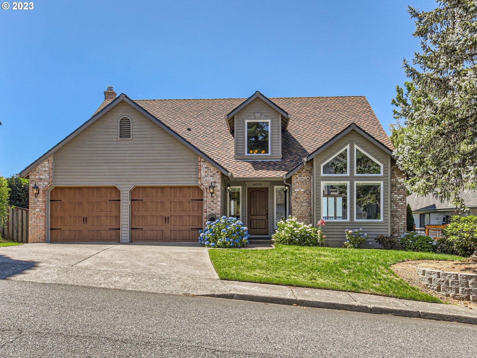 Property Photo: 8005 SE 141st Ave OR 97236