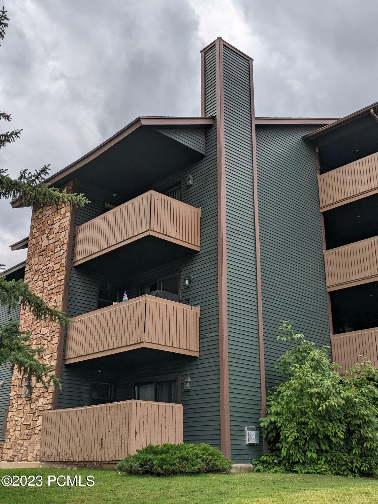 Property Photo: 7065 N 2200 West Apt 2W UT 84098
