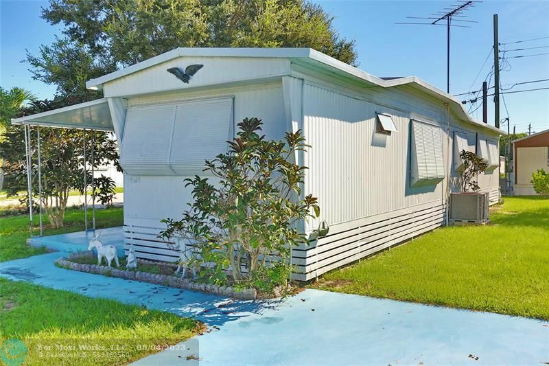 Property Photo:  14624 Glenview Dr  FL 33445 