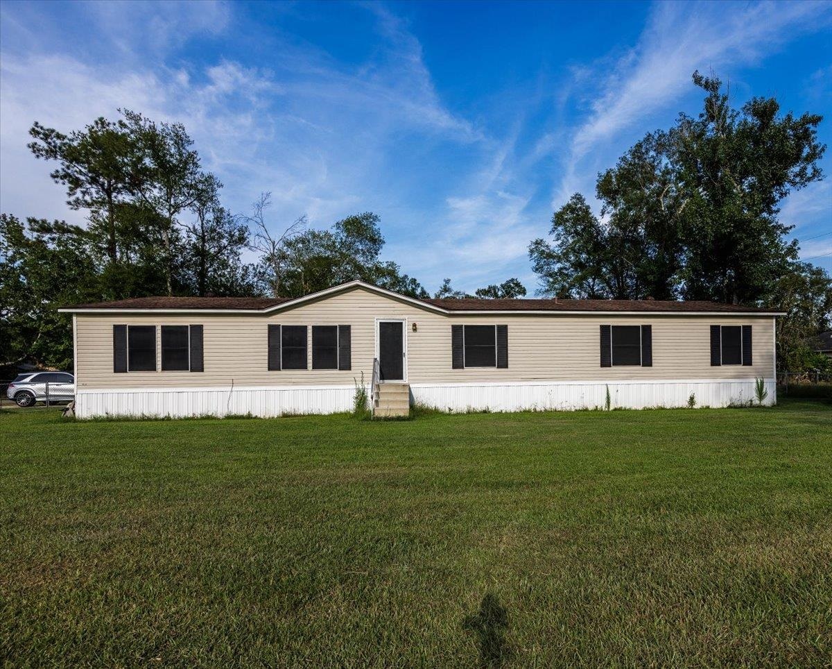 Property Photo:  2220 Michell  TX 77632 