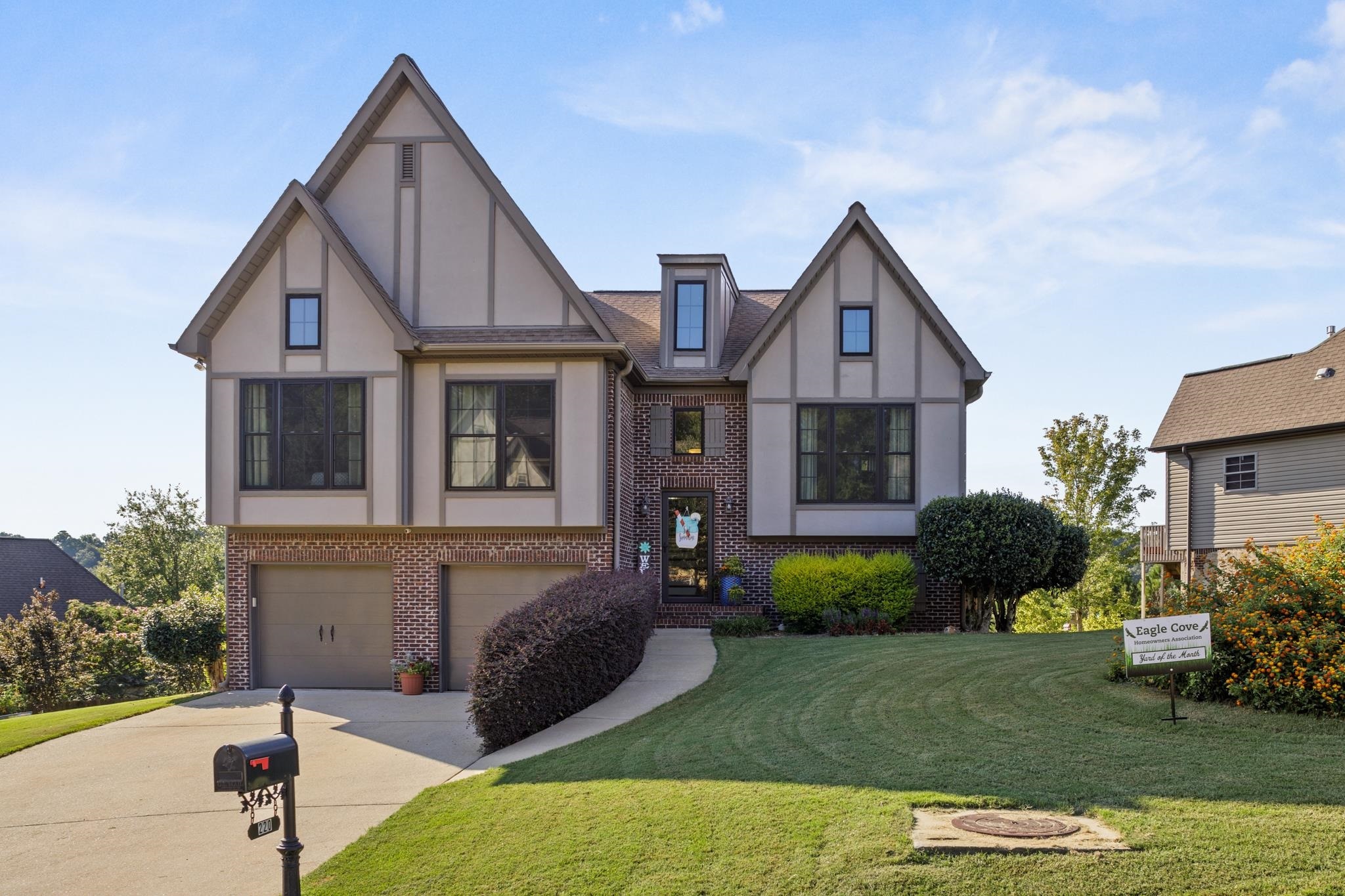 Property Photo: 220 Eagle Cove Ln AL 35124 - PELHAM