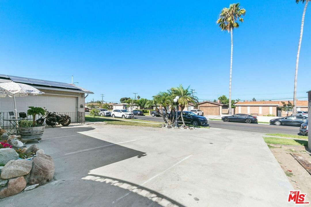Property Photo: 16871 Ross Ln CA 92647