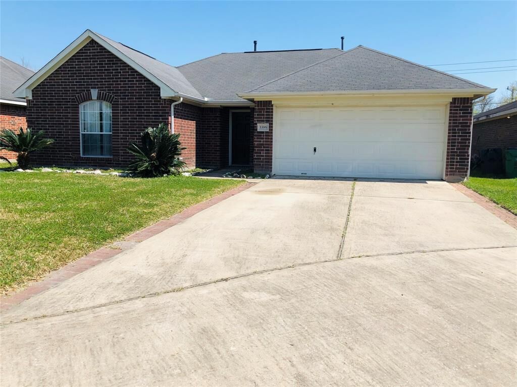 Property Photo: 5399 Morgan Oak Drive TX 77511