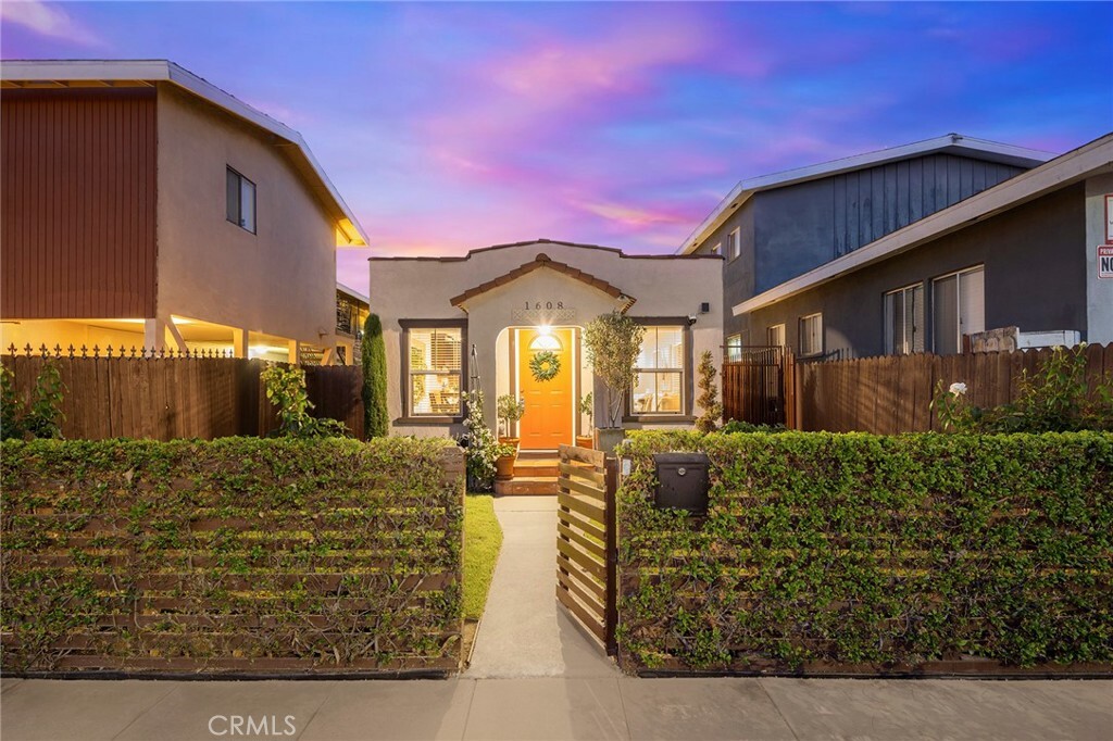 Property Photo:  1608 Cedar Avenue  CA 90813 