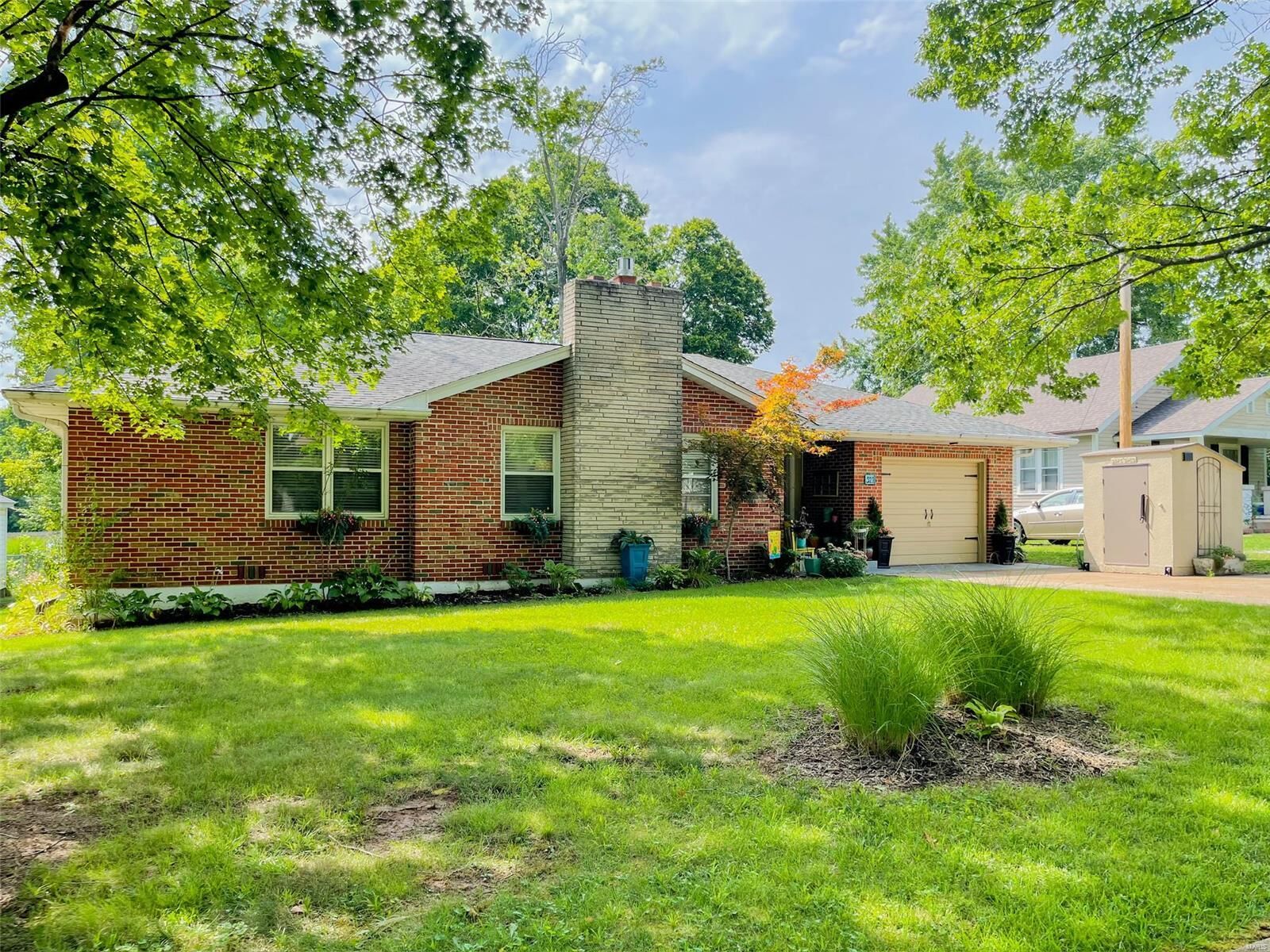 Property Photo:  521 N Middle Street  MO 63640 