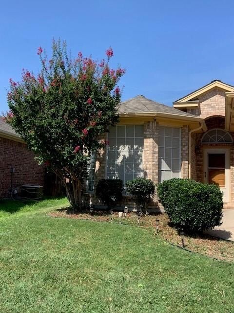 Property Photo: 9709 Minton TX 76108