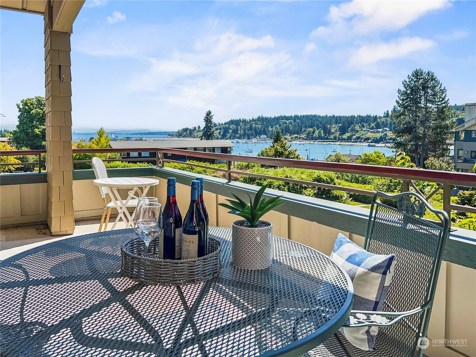 Property Photo: 450 Wood Avenue 2A WA 98110