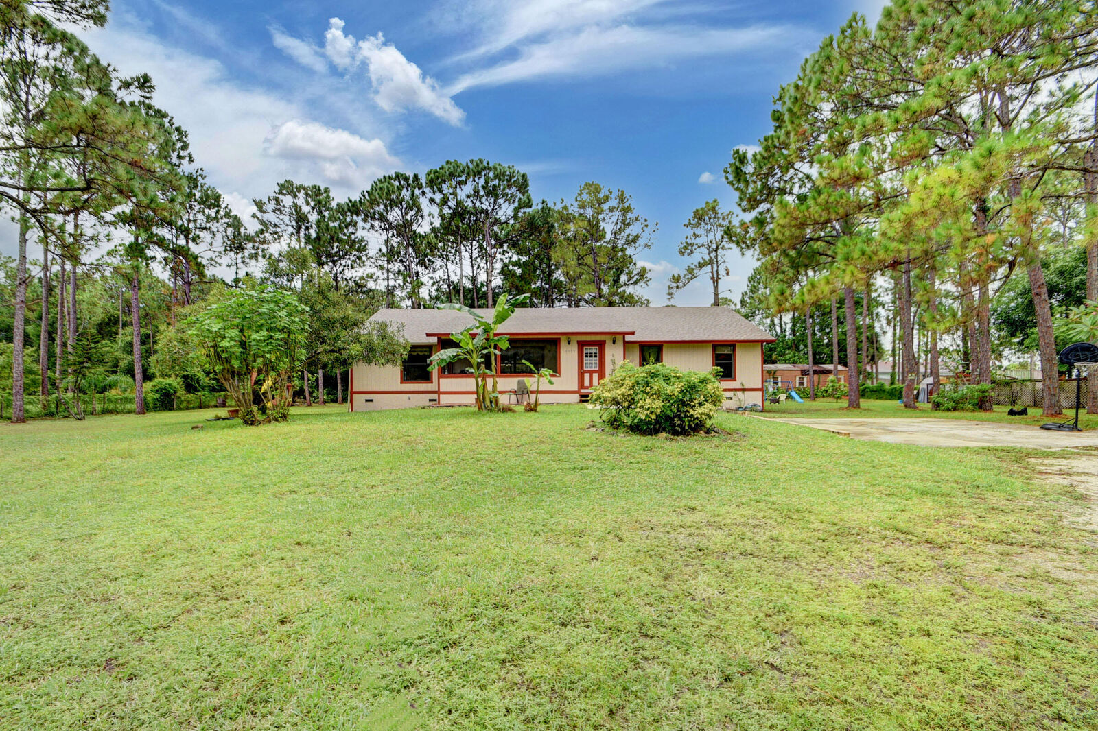 Property Photo:  17928 N 70th Street N  FL 33470 