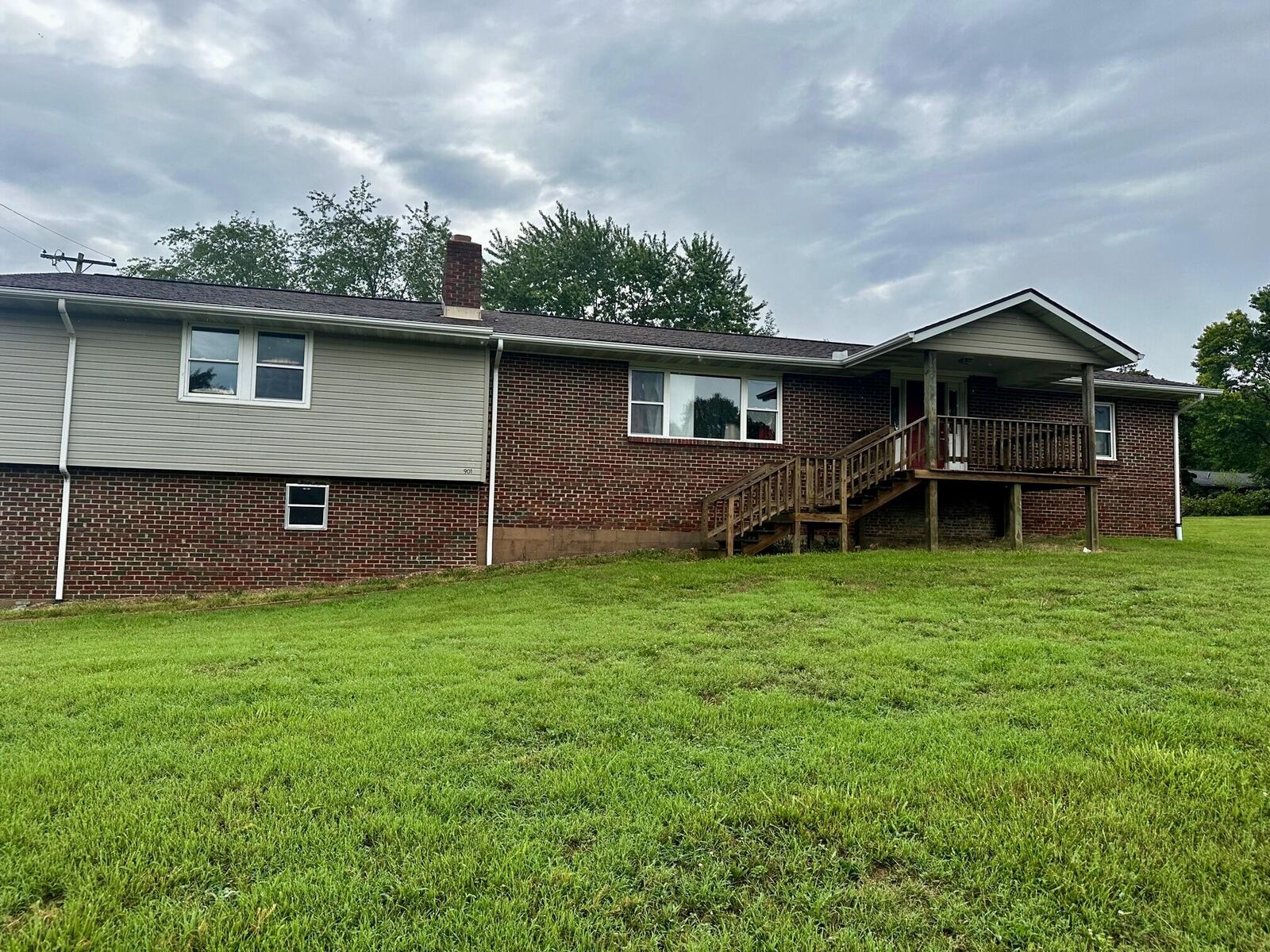 Property Photo:  901 S Elm Street  MO 65548 