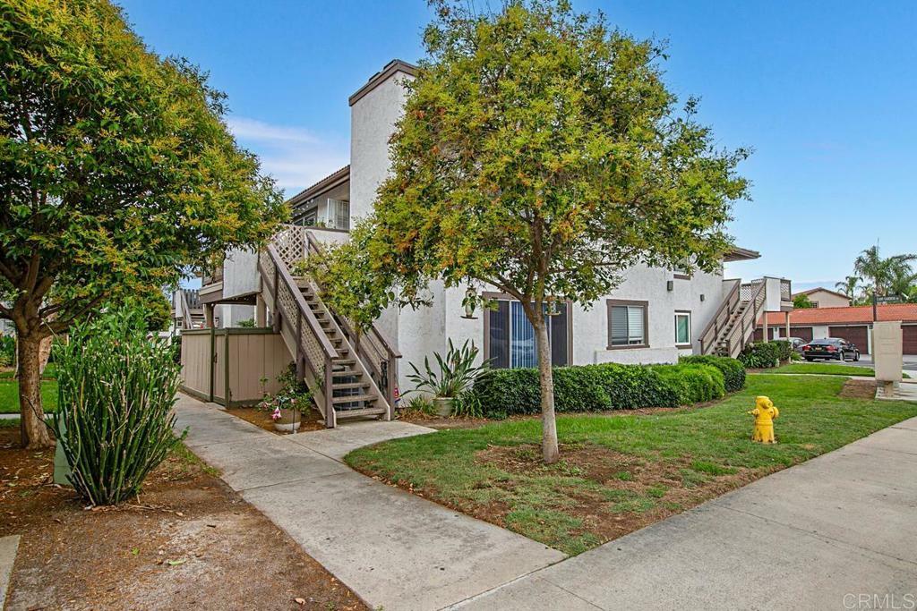 Property Photo:  9885 Caspi Gardens Dr 4  CA 92071 